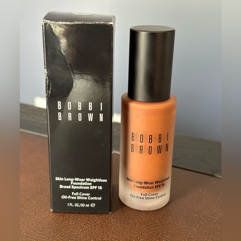 Skin LongWear Weightless With Broad Spectrum Spf 15 Sunscreen
